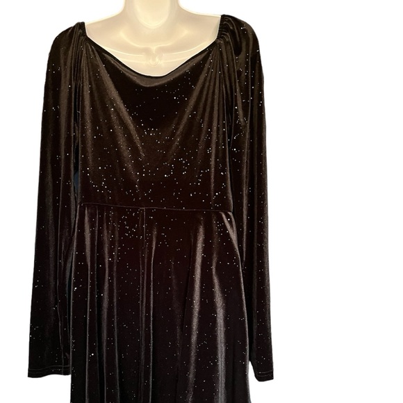 Shein black long sleeve dress with silver glitter. Women’s size large - Picture 14 of 14